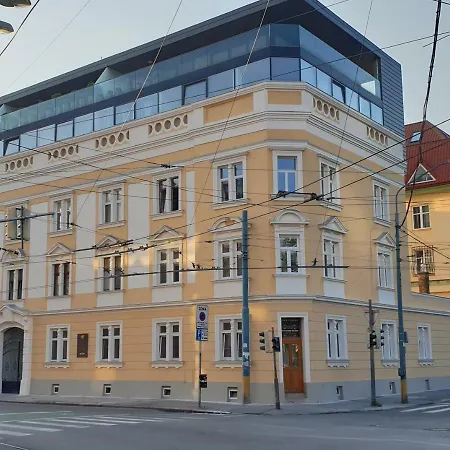 Romantic Flat Pressburg